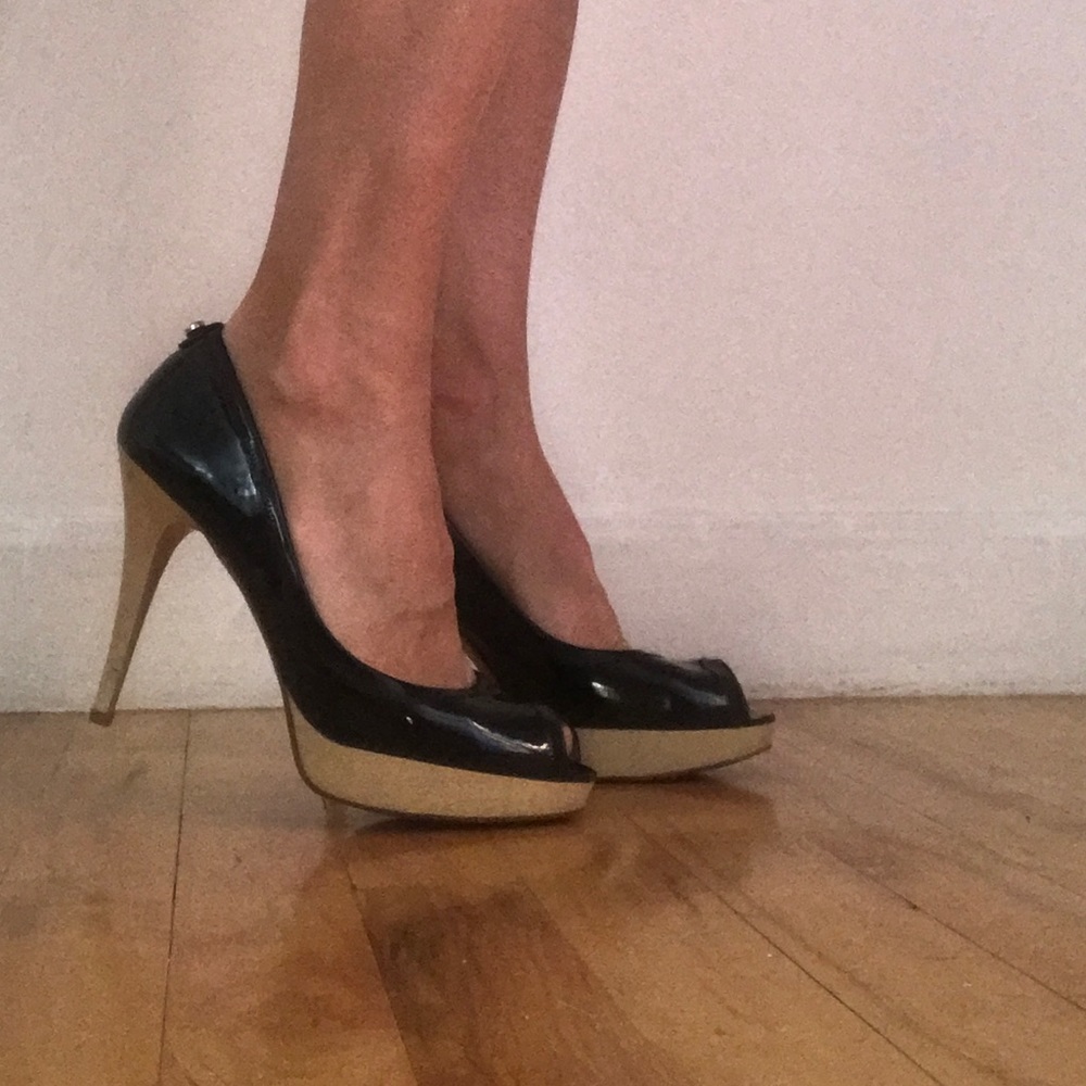 Stuart Weitzman Black and Tan Heels